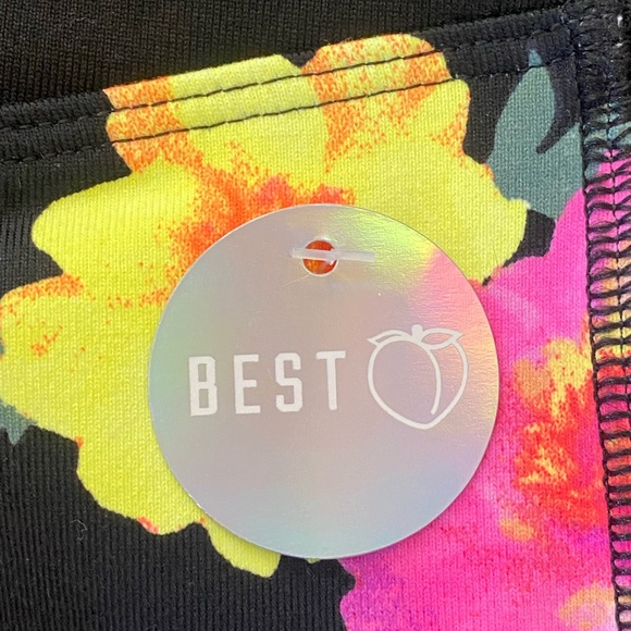 VS PINK ULTIMATE LEGGINGS MEDIUM NWT - Picture 4 of 6